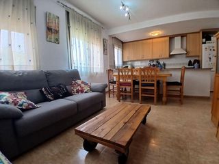Planta baixa a Nord. Planta baja con 3 habitaciones, 2 baños y patio