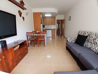 Piso en Deltebre. Acogedor piso con 2 habitaciones y 1 baño. balcón