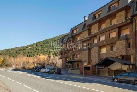 Foto 4de8a4e3-2887-42af-90ca-d901e1be7371. Apartament amb aparcament a Soldeu-Incles Canillo