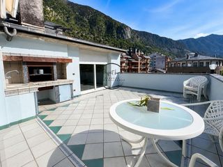 Lloguer Àtic  Antic camí ral. Ático exclusivo con vistas espectaculares, 4 suites, terrazas y