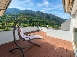 Rent Penthouse  Antic camí ral. Ático exclusivo con vistas espectaculares, 4 suites, terrazas y