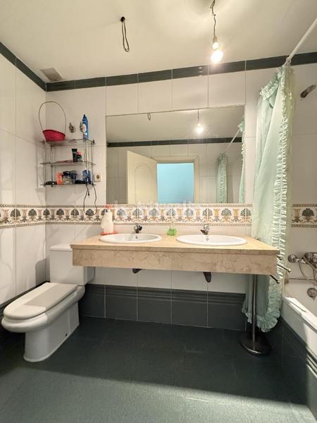 Foto 0b7e00ce-a73b-4c16-88d0-b7f0a21ccec5. Casa pareada casa en venta en Parque Coimbra Móstoles