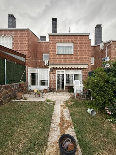 Foto 54b4de3b-3551-4a14-a411-28eaa4cec881. Casa pareada casa en venta en Parque Coimbra Móstoles