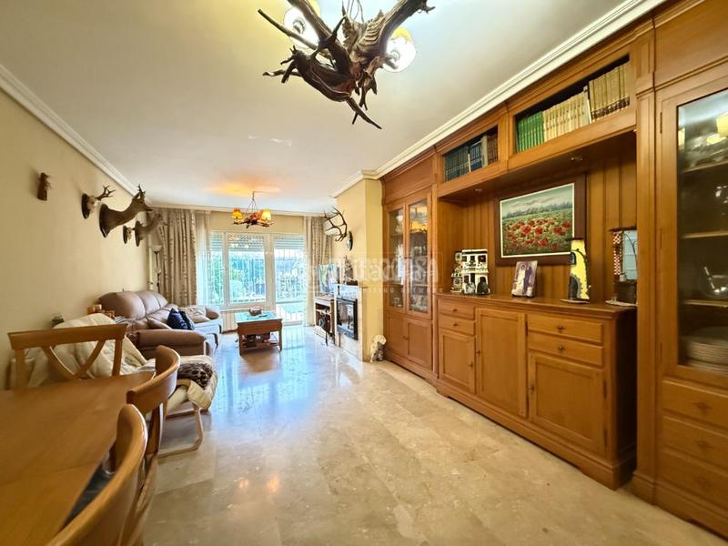 Foto 5adbcce7-d425-4f4e-ad1d-d5f083c86b89. Casa pareada casa en venta en Parque Coimbra Móstoles