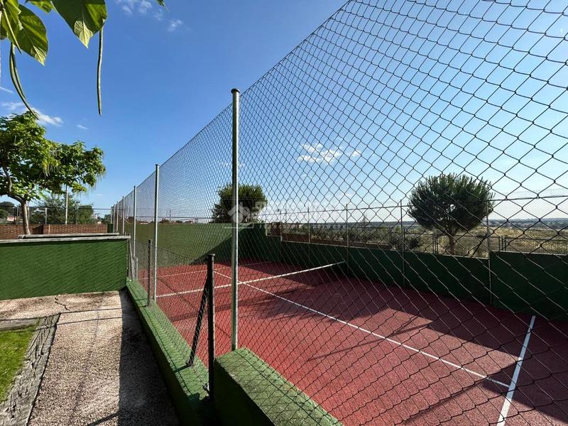 Foto 83f14cd0-dc93-4425-9bd4-70d4aade27d0. Casa pareada casa en venta en Parque Coimbra Móstoles