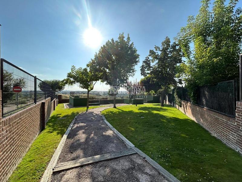 Foto 9ad52481-fee4-4dc1-9c33-7747091c8f55. Casa pareada casa en venta en Parque Coimbra Móstoles