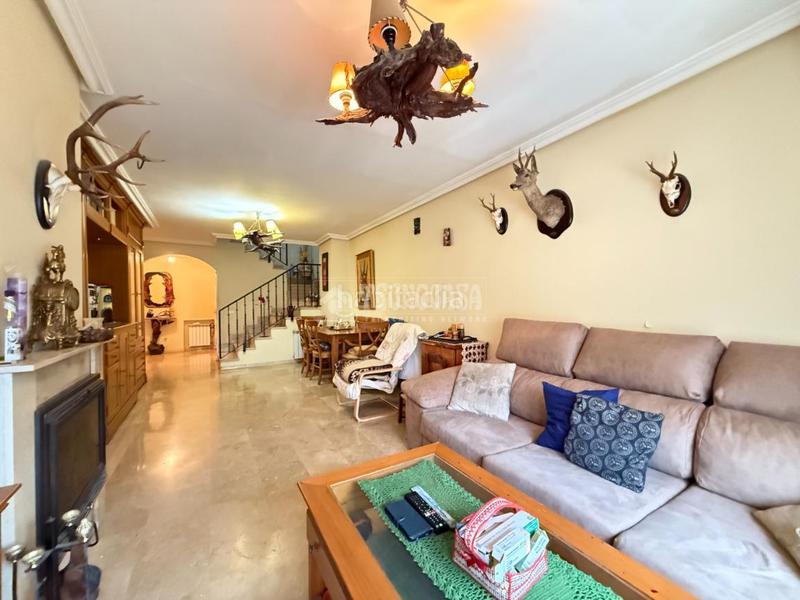 Foto aef13a2b-f3d2-45a1-96f7-649e8cbe64aa. Casa pareada casa en venta en Parque Coimbra Móstoles