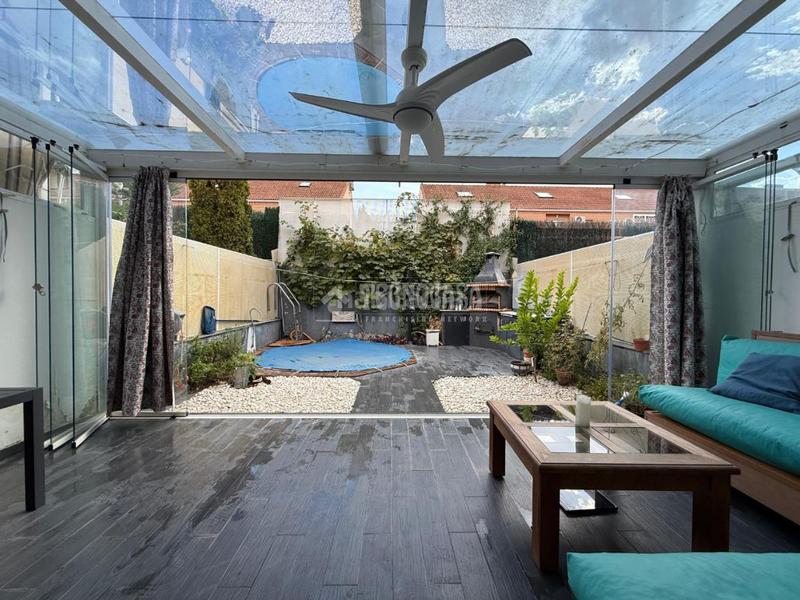 Foto 2c3779b3-b7e8-436f-b6b4-3e0257b93d53. Casa bifamiliare con riscaldamento parcheggio in Parque Coimbra Móstoles