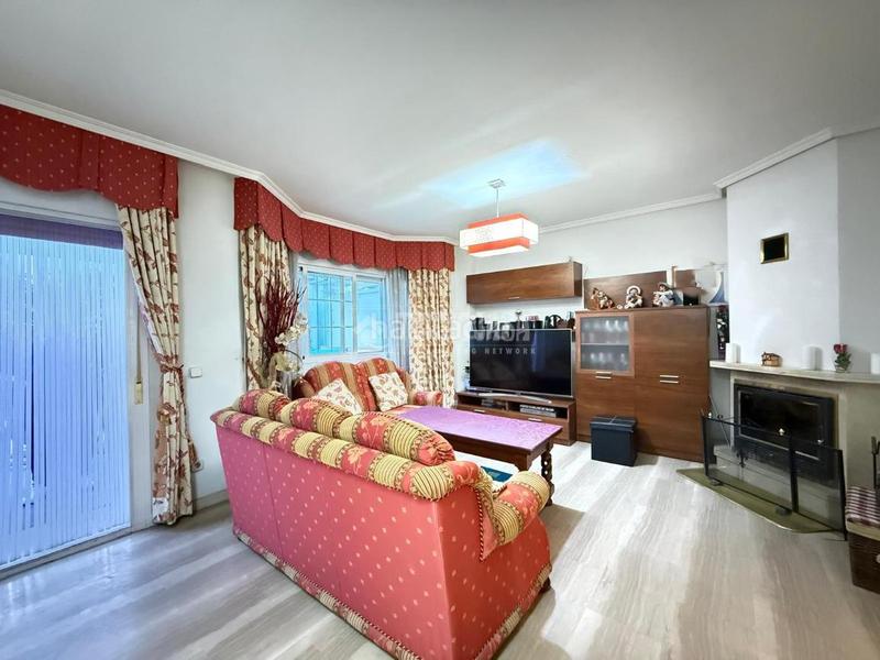 Foto 60387018-3e8a-4e94-b4d3-e6e9d8e68c1f. Casa bifamiliare con riscaldamento parcheggio in Parque Coimbra Móstoles