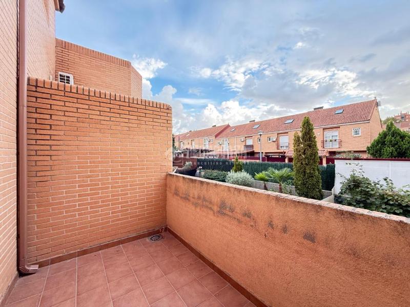 Foto a60553bc-bebb-427f-9d1b-d3bbe9e429f3. Casa bifamiliare con riscaldamento parcheggio in Parque Coimbra Móstoles