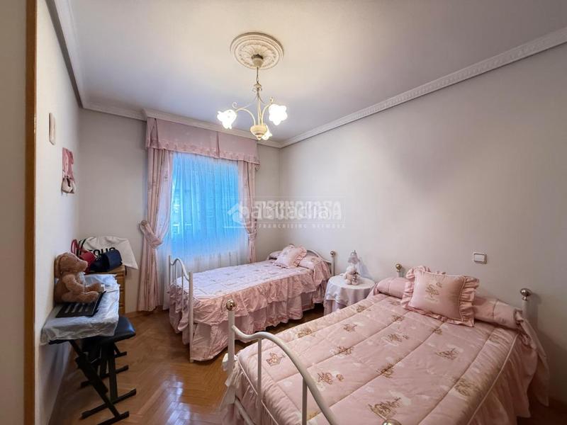 Foto f1048a99-d57b-402f-a28d-24333907650d. Casa bifamiliare con riscaldamento parcheggio in Parque Coimbra Móstoles