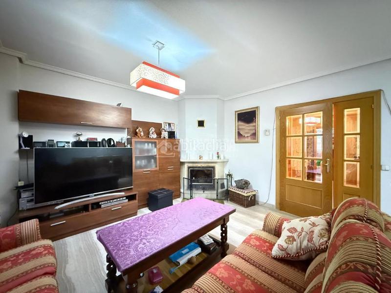 Foto fb9e9bae-9773-44b2-be31-3f11931c4304. Casa bifamiliare con riscaldamento parcheggio in Parque Coimbra Móstoles