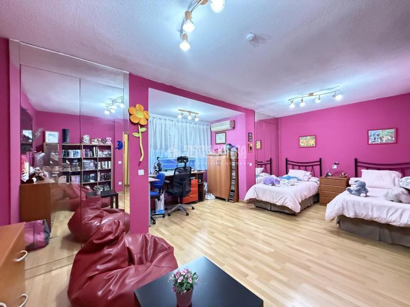 Foto a82cb768-7f69-49e2-ab9d-e5e155da6754. Towny house in Parque Coimbra Móstoles