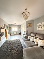 Casa aparellada a Parque Coimbra. Casa en venta en móstoles