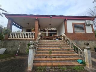 Chalet à Alcolea. Estupenda casa en zona las quemadillas  no hipotecable