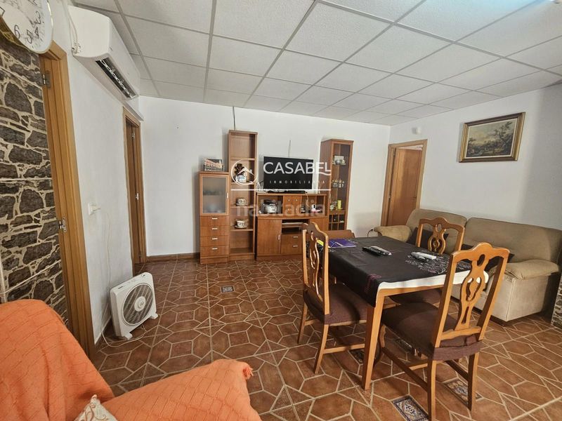 Foto 703e1efb-aba8-42d7-9f38-f30da7b2acdc. Casa amb aparcament a Almodóvar del Río