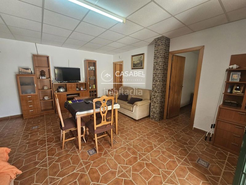 Foto e8c11dd6-4b8e-42c9-a753-4181a36e51e6. Casa amb aparcament a Almodóvar del Río