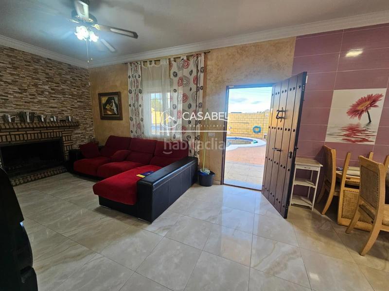 Foto 1d5c7457-226f-4a37-b2af-f59e7238dcec. Xalet amb calefacció aparcament piscina a El Higuerón Córdoba