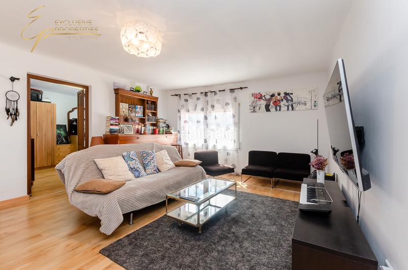 Foto 591b7ca6-b88b-4778-b91c-d460fe75cc83. Casa a schiera con riscaldamento in Centre Sabadell