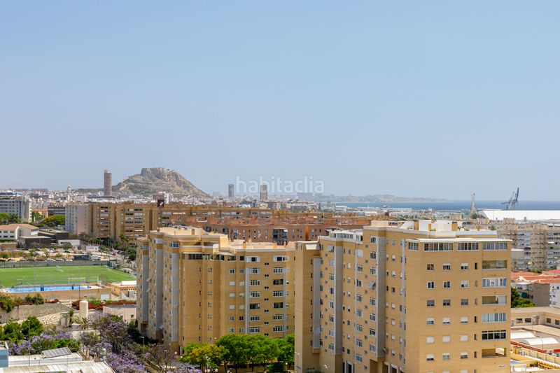 Foto 38fcab55-88db-4943-bcbd-3dee38a2484e. Àtic amb calefacció aparcament piscina a San Gabriel Alicante