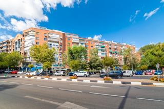 Location Appartement  Plaza de la república del ecuador. Piso exterior con ascensor