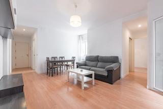 Rent Flat in Calle toledo 16. Piso  con ascensor en el corazon de getafe