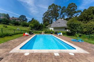 Haus in Cancelas 4. Vivir en un bosque y bajar andando a la playa  esta casa es un s