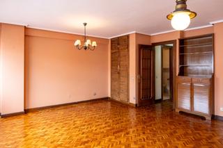 Pis a Benito blanco rajoy 5. Un piso súper luminoso de 101m2 para reformar en planta trece co