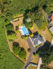 Casa en Aldea de arriba 61. Una casa con un jardn diseado a lo grande
