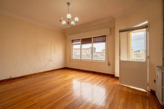 Appartement à Plaza de españa 21. Un 7 piso de 162m2 y terraza  a plaza de españa para reformar a