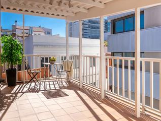 Appartement  Alvaro cebreiro 13. Dos plantas 34 de 140m2 con terraza y galerías a 3 fachadas en p