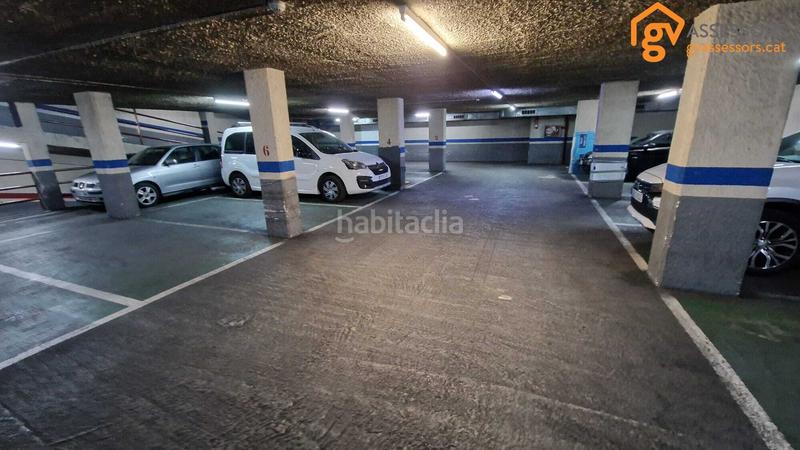 Foto d5950382-009d-425a-813e-1cff24728aad. Posto auto in carrer d'enric casanovas 35 in Prosperitat Barcelona