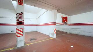 Aparcament cotxe a Carrer d'amrica 9. Plaza grande junto hospital st pau