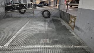 Aparcament cotxe a Carrer de npols 165. Plaza de parking para coche