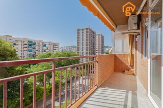 Flat  Carrer de ventura rodríguez. 3 hab, balcón y 2 ascensores