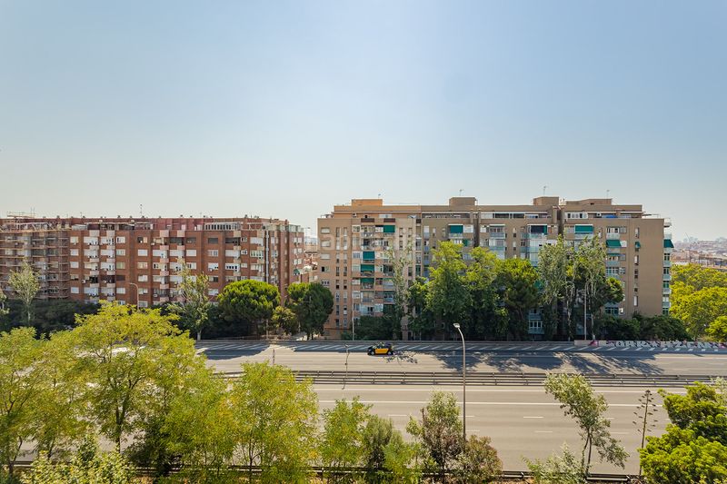 Foto 8062969b-03fb-4914-ab46-17f47321dcbd. Pis amb aparcament a Prosperitat Barcelona