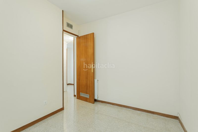 Foto f788badc-5c9a-4330-8593-0e56747a2c4e. Pis amb calefacció a Vall d´Hebron Barcelona