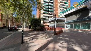 Aparcament cotxe a Passeig d'Urrutia 99