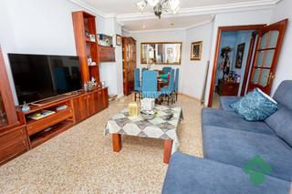 Pis  Urb. los arcos. Piso en venta en algeciras