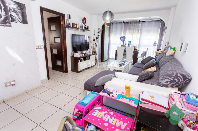 Foto 30e1093f-12c4-4939-82d0-aa56c7f8f9d1. Piso  en venta en San Bernabé Algeciras