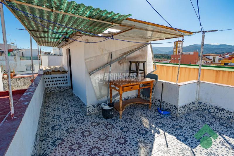 Foto 9cee864d-f2fc-4bc2-91d7-844fb2278065. Casa aparellada a Bajadilla - Fuente Nueva Algeciras