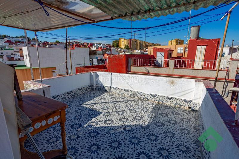 Foto a44b683a-ccf7-4d14-97d3-44d4c766217b. Casa aparellada a Bajadilla - Fuente Nueva Algeciras