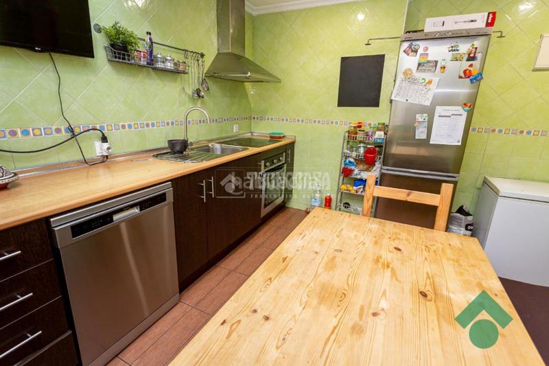 Foto 47f82c8b-08b5-42ee-bc8b-cda6cef85681. Etagenwohnung in San Bernabé Algeciras