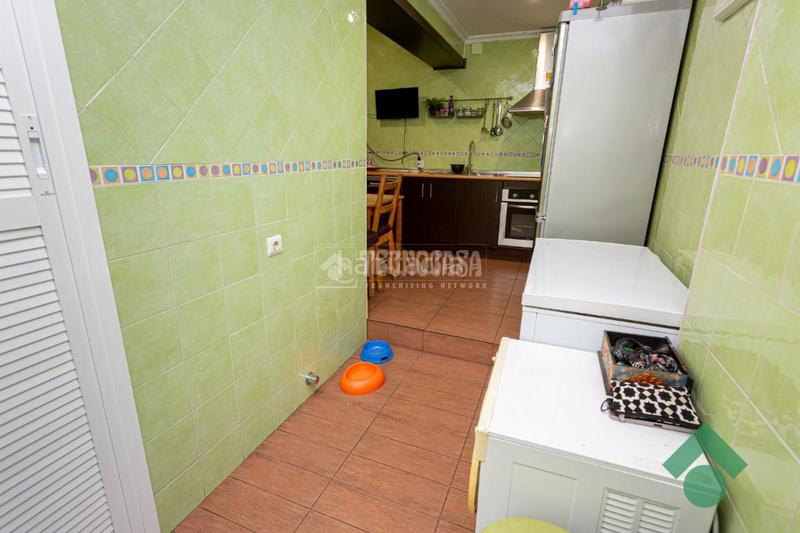 Foto 76c1fe8e-9f10-43c8-b9dd-5c7a9c303423. Etagenwohnung in San Bernabé Algeciras