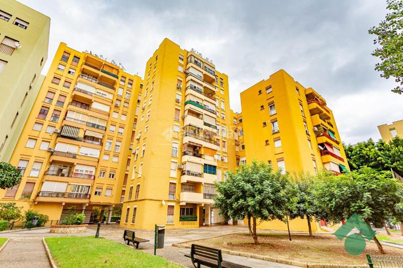 Foto f08549a2-b32f-4f09-bdaa-648f86653b32. Etagenwohnung in San Bernabé Algeciras