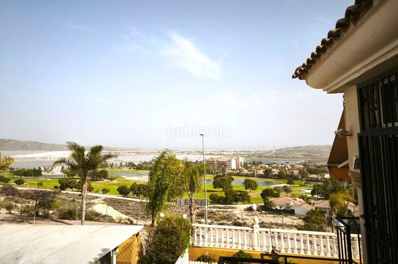 Foto 1ad1eb06-898b-4e90-88f6-a8f520ad4360. Casa adossada a aigualera a Bonalba-Cotoveta Mutxamel
