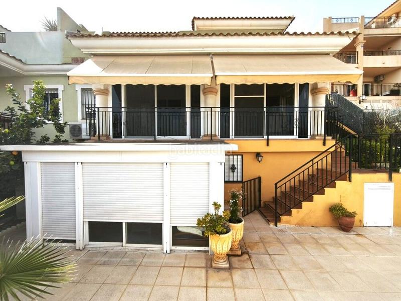 Foto 5371f96d-bd9f-4514-b3e3-b01ceedfffe4. Casa adossada a aigualera a Bonalba-Cotoveta Mutxamel