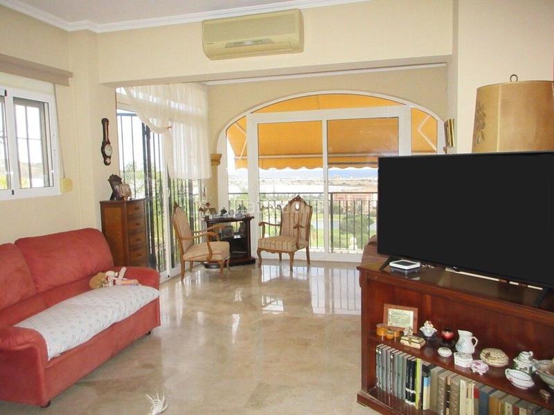 Foto 8b1f5d0e-4d54-4b06-bba2-6b0c8a918691. Casa adossada a aigualera a Bonalba-Cotoveta Mutxamel