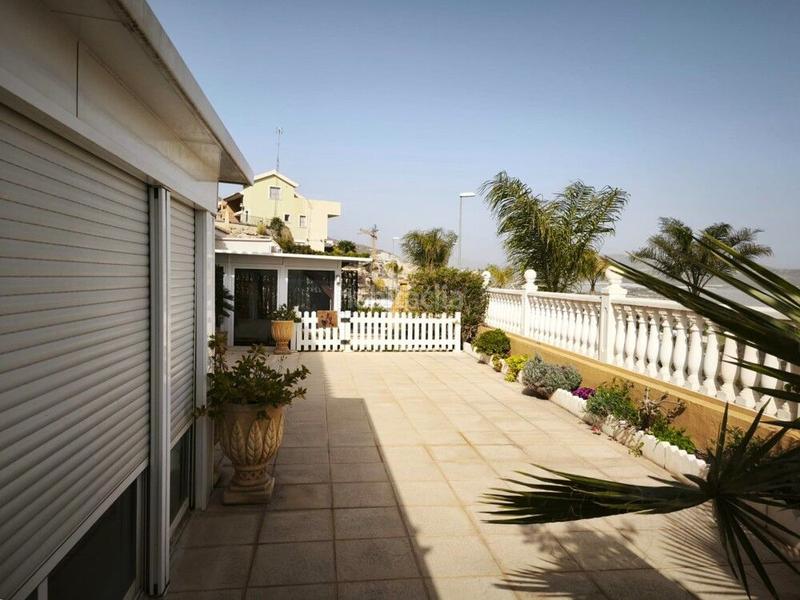 Foto 9f05e042-e96c-4f01-b994-c4745c48ff3f. Casa adossada a aigualera a Bonalba-Cotoveta Mutxamel