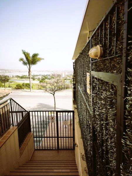 Foto b71440c8-cfcb-4bfa-a3ad-e447f3ba7981. Casa adossada a aigualera a Bonalba-Cotoveta Mutxamel